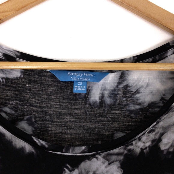 Simply Vera Vera Wang • Long Sleeve Tee - Picture 2 of 4